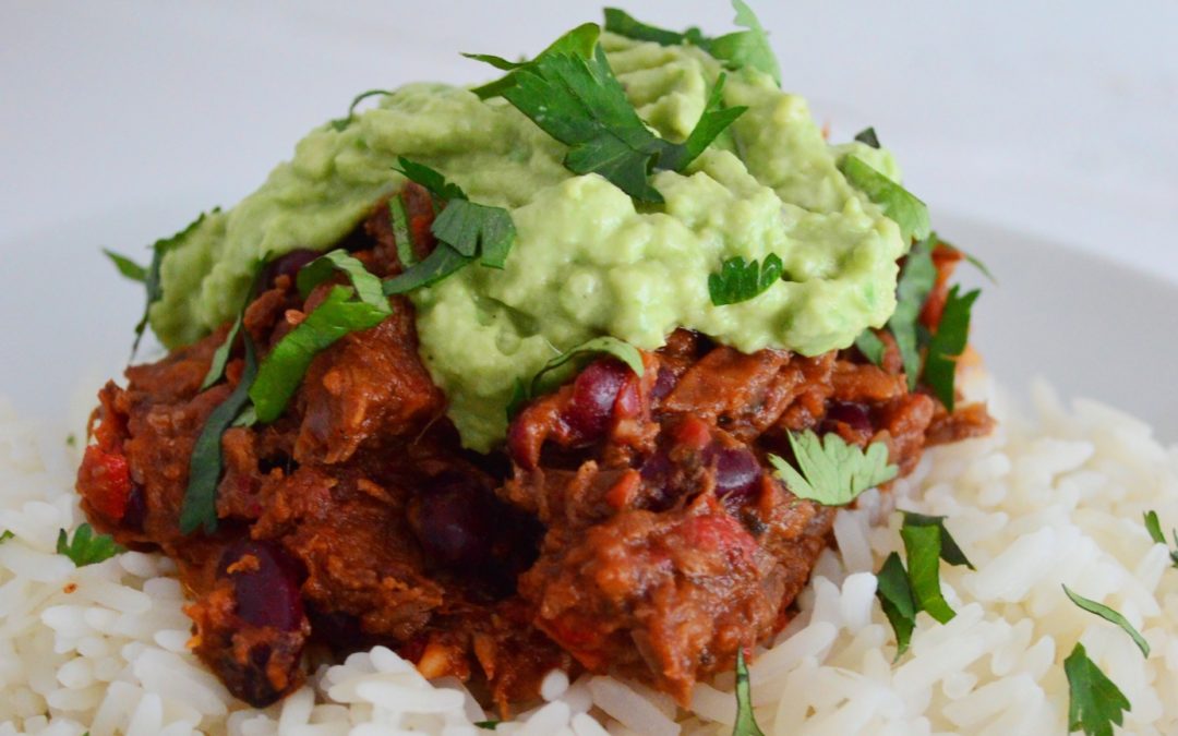 Slow-Cooked Chilli with Homemade Guacamole